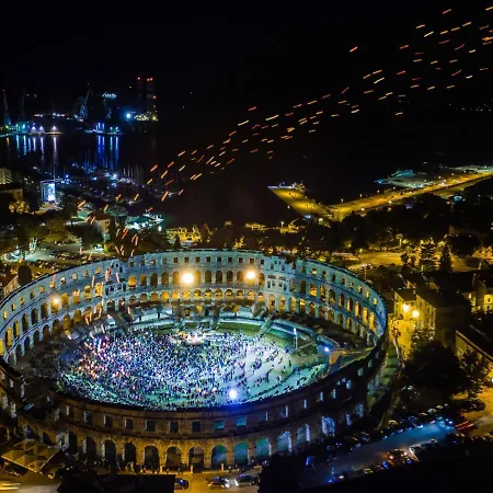 Maris-2 By Interhome