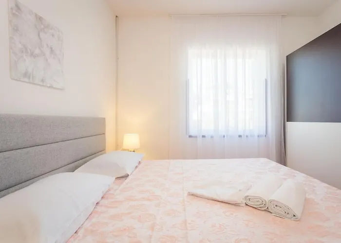 Apartamento Maris-2 By Interhome