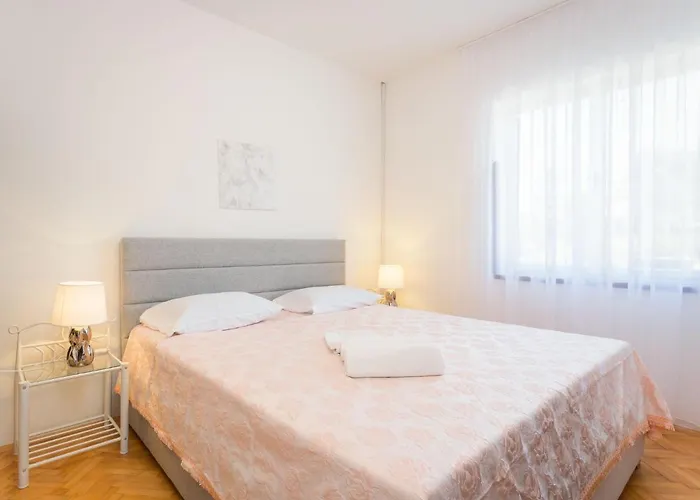 Apartment Maris-2 By Interhome