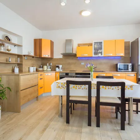 Maris-2 By Interhome Lägenhet