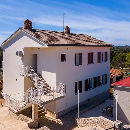 Maris-2 By Interhome Lägenhet Pula